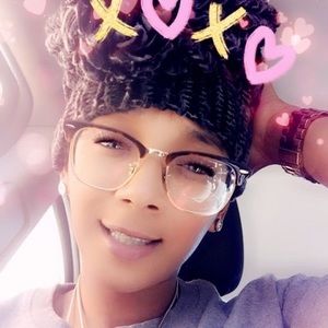 Meet your Posher, Brittney